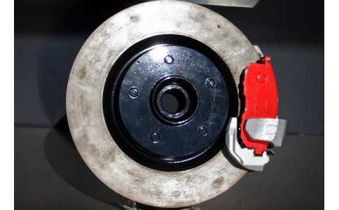 汽車剎車片磨損到什么程度要更換？